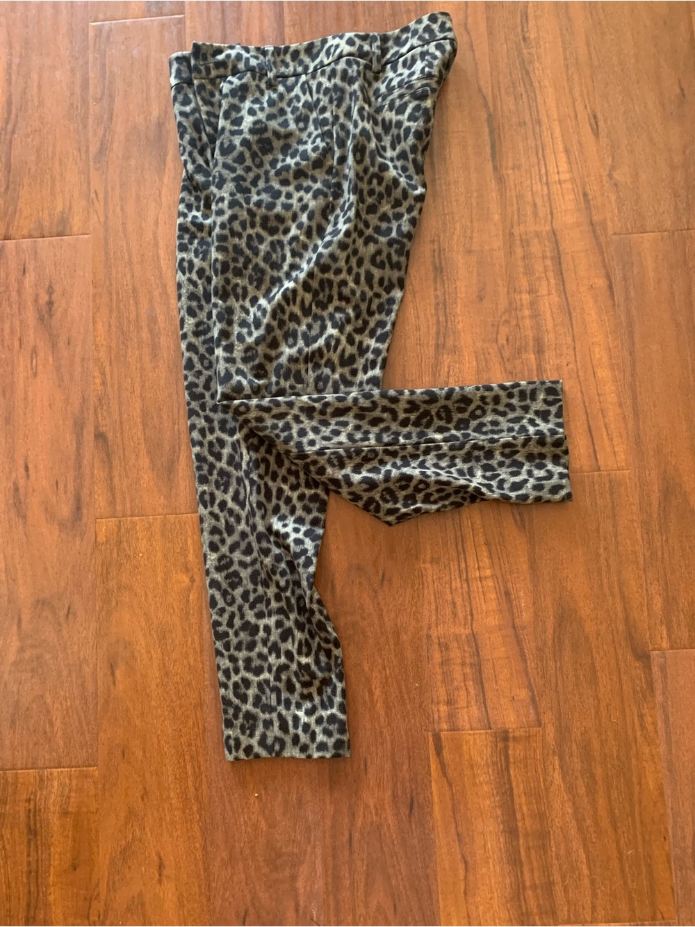 Cabi  Leopard Print stretch skinny pants in Black and Gray